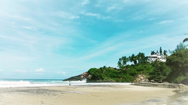 kovalam beach
